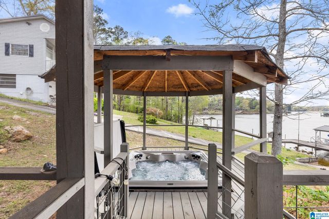 992 DAVIS ACRES DRIVE, Alpine, AL 35014