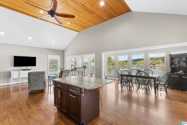 992 DAVIS ACRES DRIVE, Alpine, AL 35014