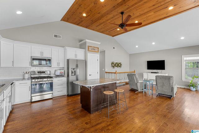 992 DAVIS ACRES DRIVE, Alpine, AL 35014