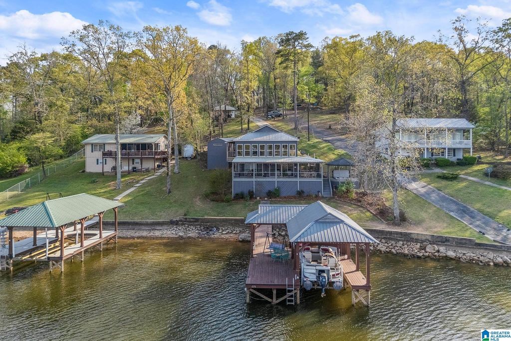 992 DAVIS ACRES DRIVE, Alpine, AL 35014