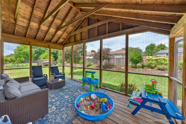 871 Brandt Drive, Lake In The Hills, IL 60156