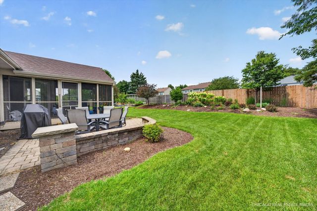 871 Brandt Drive, Lake In The Hills, IL 60156