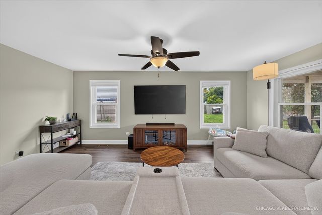 871 Brandt Drive, Lake In The Hills, IL 60156