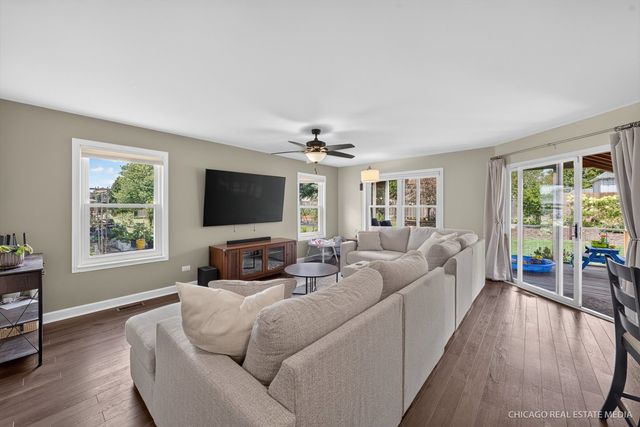 871 Brandt Drive, Lake In The Hills, IL 60156