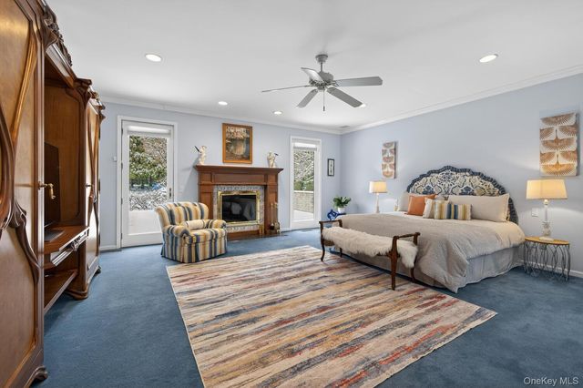 1 Hunting Lane, Old Westbury, NY 11568