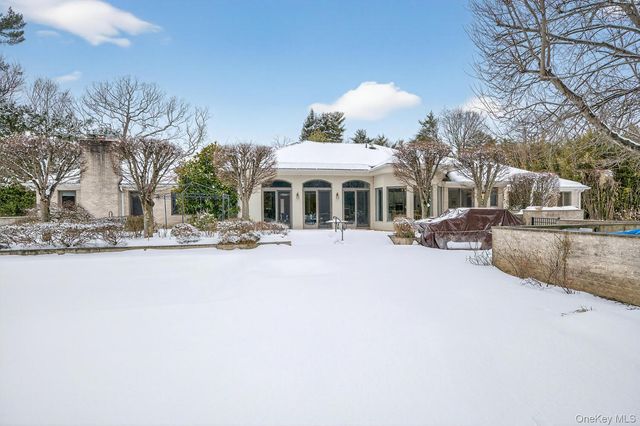 1 Hunting Lane, Old Westbury, NY 11568