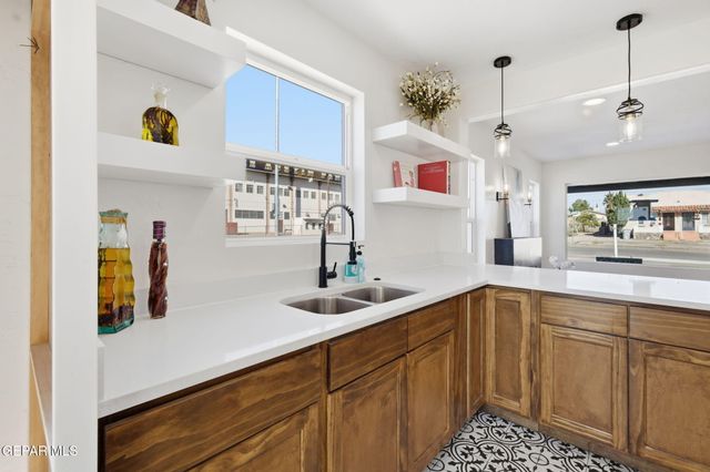 3710 Frankfort Avenue, El Paso, TX 79930