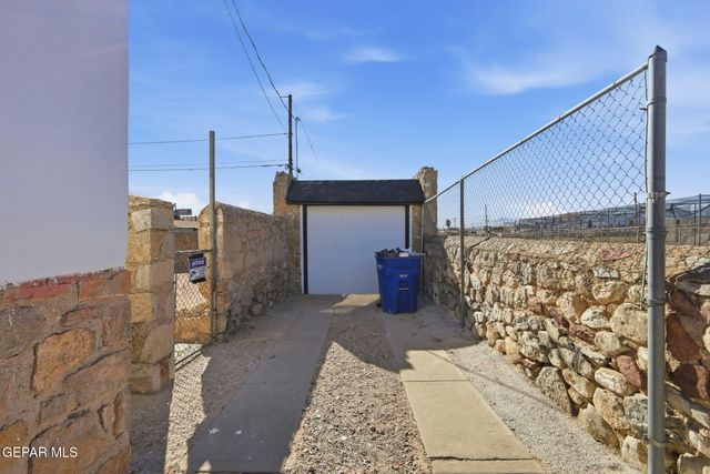 3710 Frankfort Avenue, El Paso, TX 79930