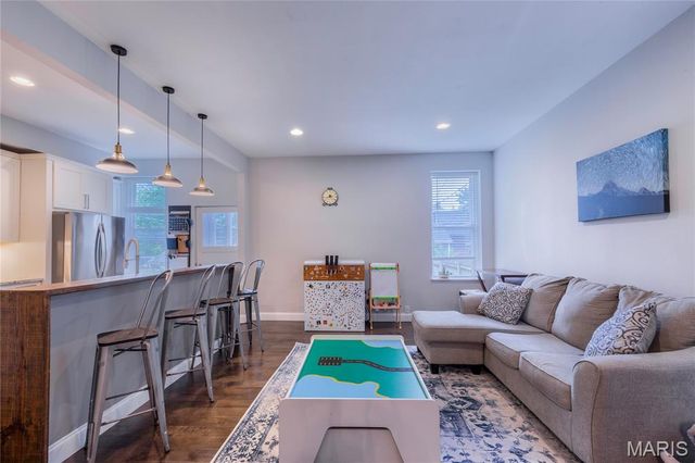 3865 Connecticut Street, St Louis, MO 63116