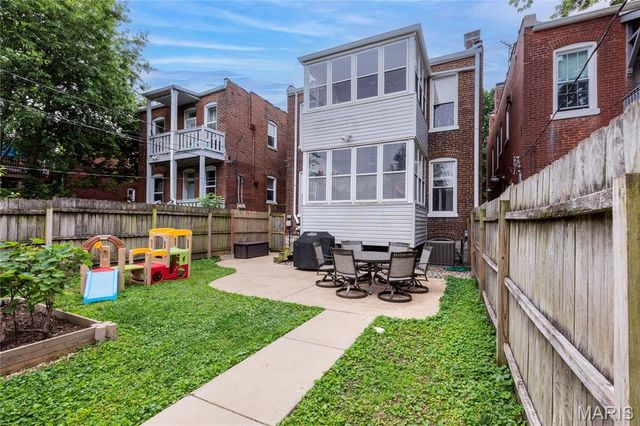 3865 Connecticut Street, St Louis, MO 63116