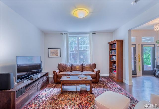 3865 Connecticut Street, St Louis, MO 63116