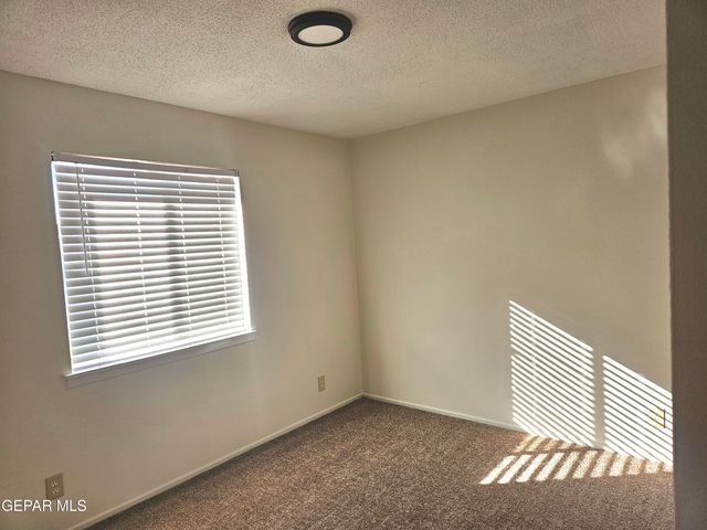 517 DE SOTO Avenue, El Paso, TX 79912