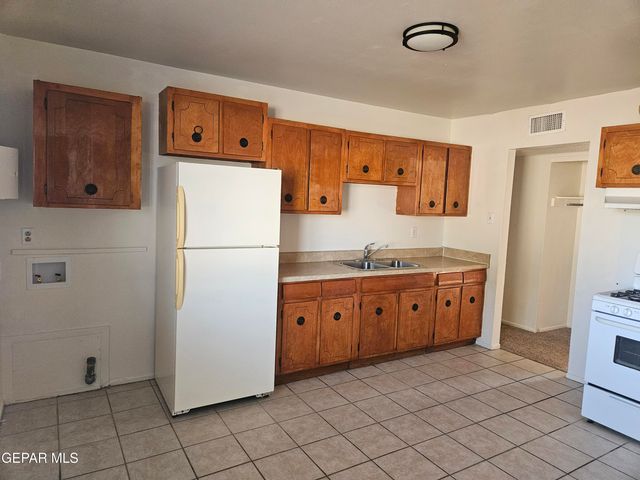 517 DE SOTO Avenue, El Paso, TX 79912