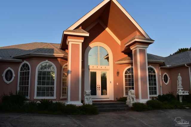 5542 Oakmont Dr, Pace, FL 32571