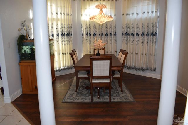 5542 Oakmont Dr, Pace, FL 32571