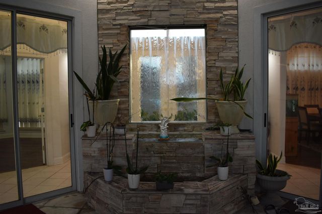 5542 Oakmont Dr, Pace, FL 32571