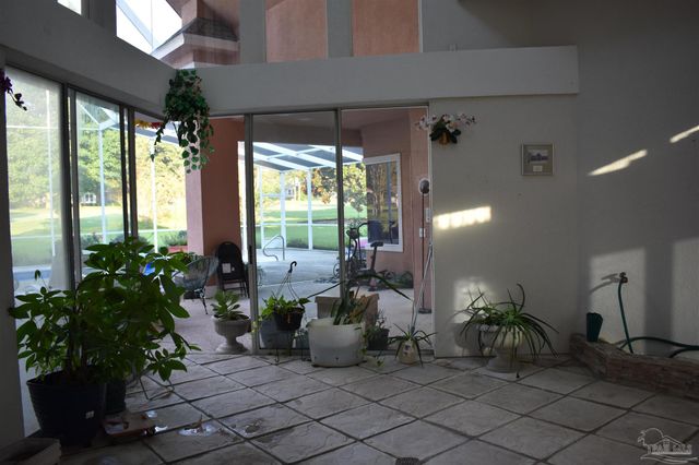 5542 Oakmont Dr, Pace, FL 32571