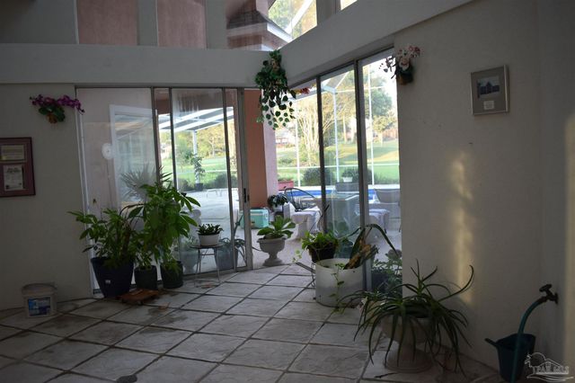 5542 Oakmont Dr, Pace, FL 32571