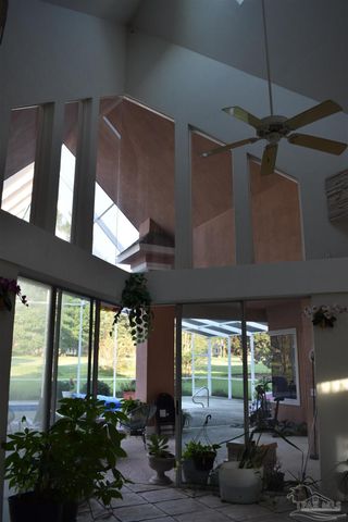 5542 Oakmont Dr, Pace, FL 32571