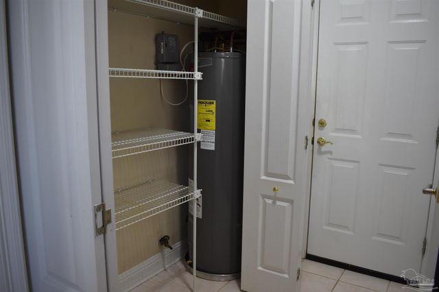 5542 Oakmont Dr, Pace, FL 32571