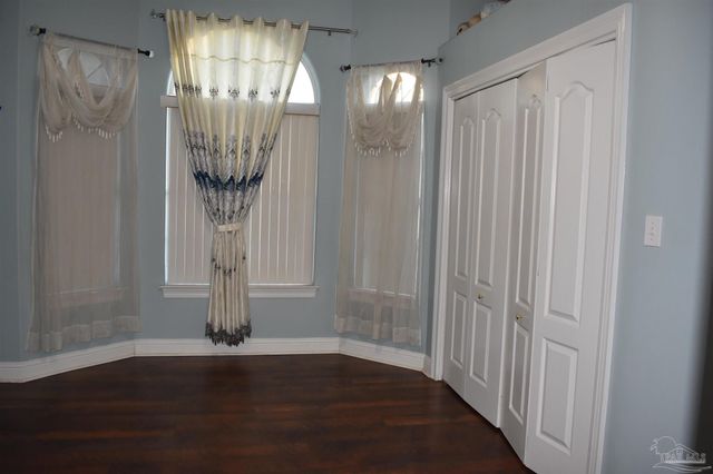 5542 Oakmont Dr, Pace, FL 32571