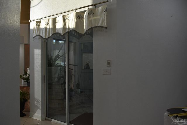 5542 Oakmont Dr, Pace, FL 32571