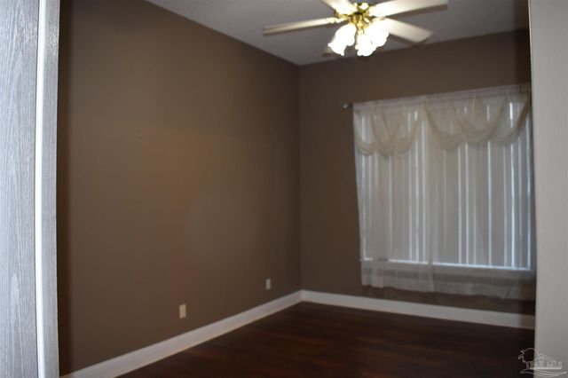 5542 Oakmont Dr, Pace, FL 32571