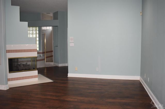 5542 Oakmont Dr, Pace, FL 32571