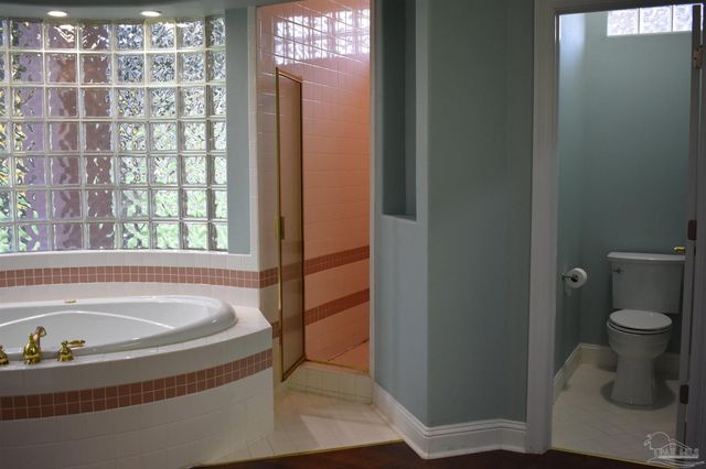 5542 Oakmont Dr, Pace, FL 32571