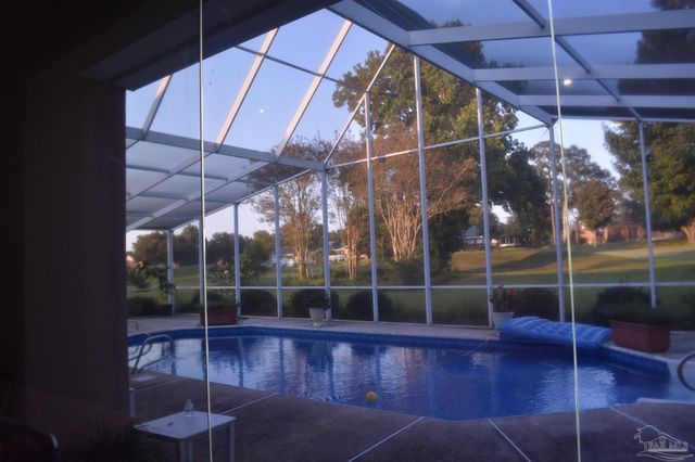 5542 Oakmont Dr, Pace, FL 32571