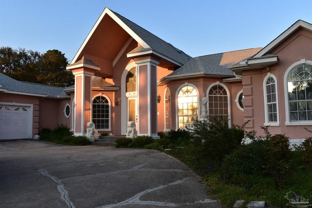 5542 Oakmont Dr, Pace, FL 32571