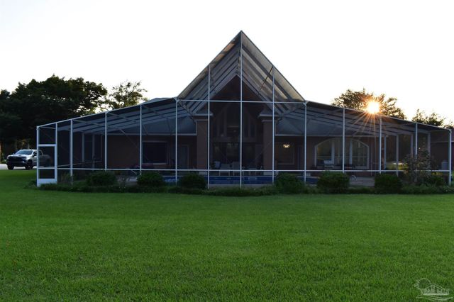 5542 Oakmont Dr, Pace, FL 32571