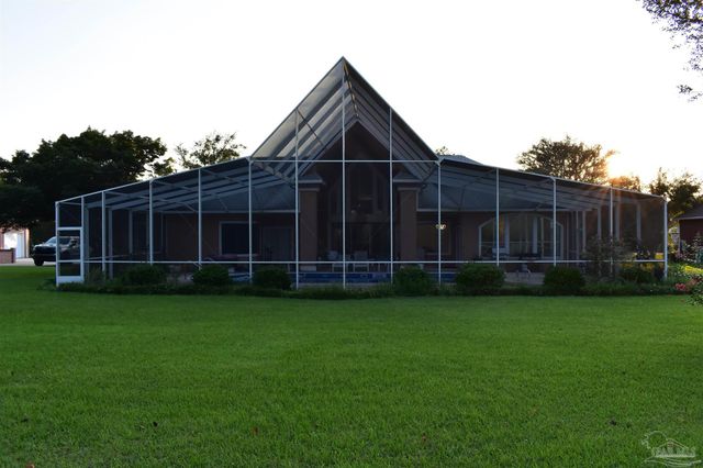 5542 Oakmont Dr, Pace, FL 32571