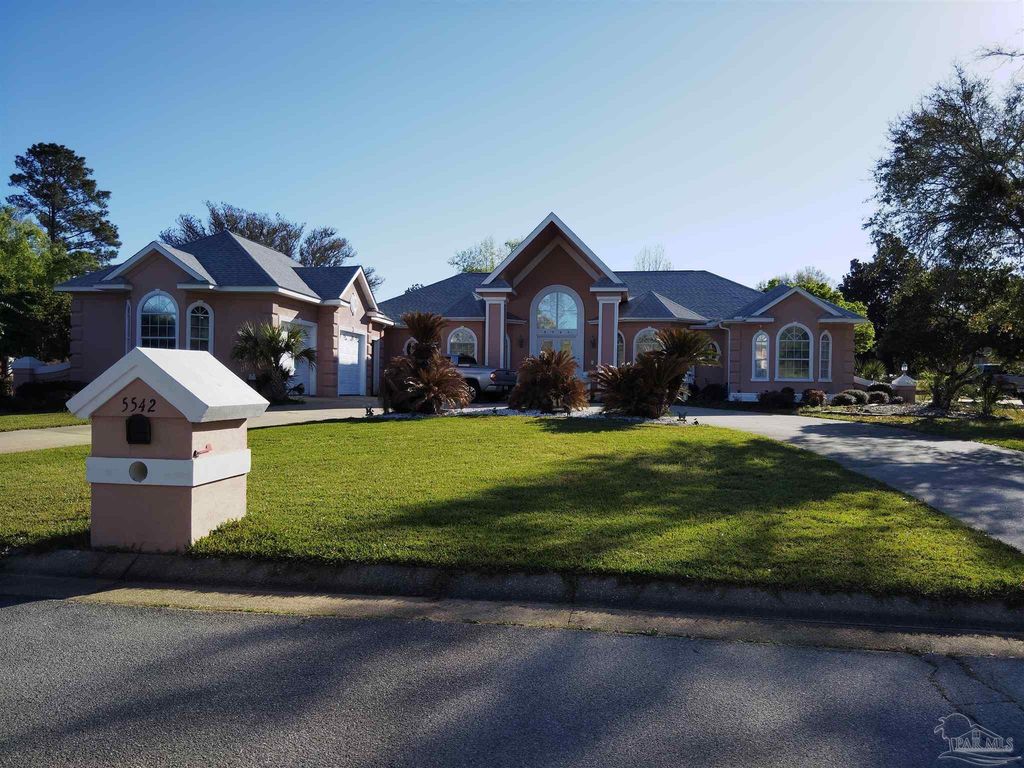 5542 Oakmont Dr, Pace, FL 32571