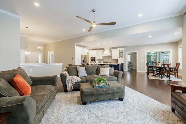 15 Lexton Way, Pittsford, NY 14534