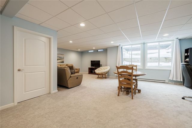 15 Lexton Way, Pittsford, NY 14534