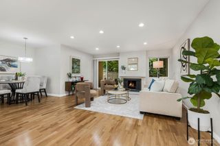 7600 SE 29th St #311, Mercer Island, WA 98040