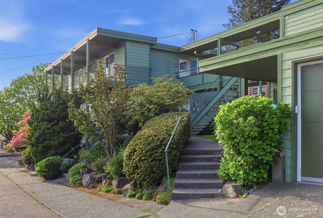 1318 W Barrett Street, Seattle, WA 98119