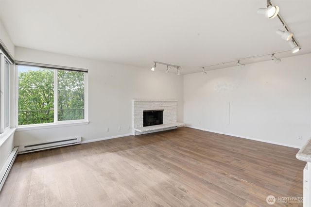 1318 W Barrett Street, Seattle, WA 98119