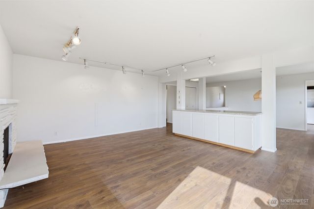 1318 W Barrett Street, Seattle, WA 98119