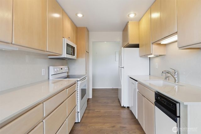 1318 W Barrett Street, Seattle, WA 98119