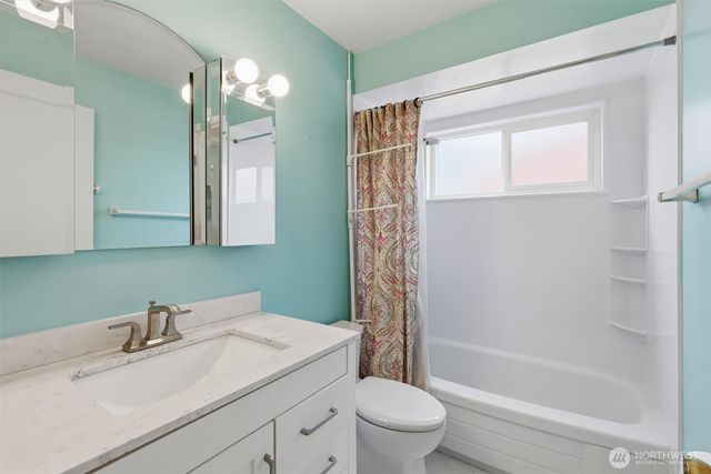 1318 W Barrett Street, Seattle, WA 98119