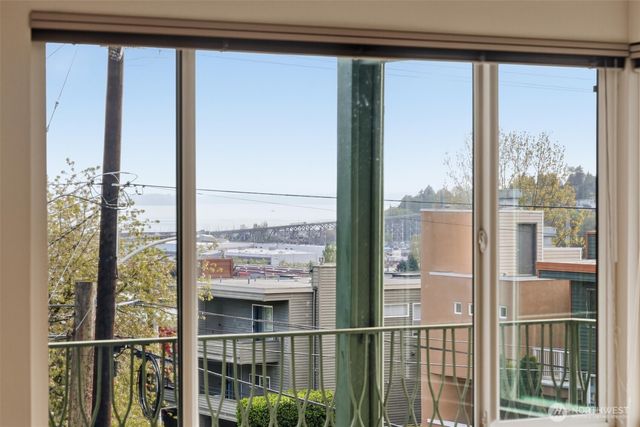 1318 W Barrett Street, Seattle, WA 98119