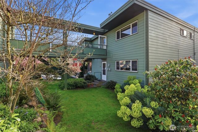 1318 W Barrett Street, Seattle, WA 98119