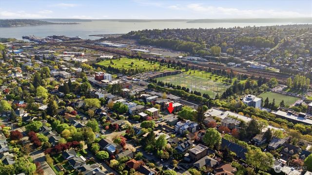 1318 W Barrett Street, Seattle, WA 98119