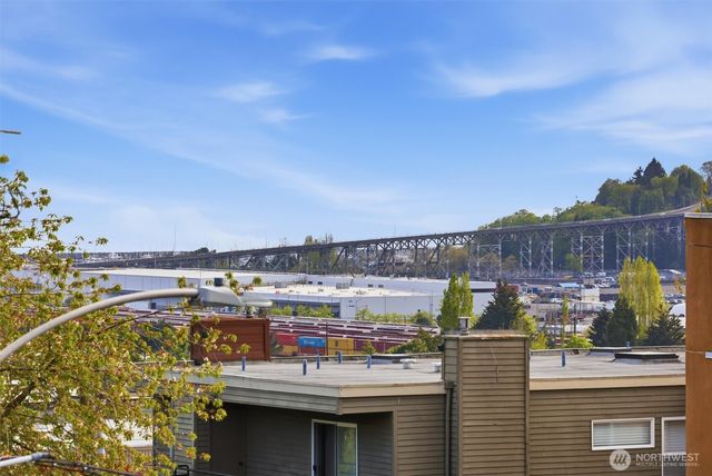 1318 W Barrett Street, Seattle, WA 98119