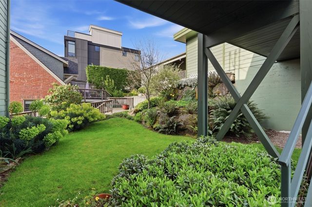 1318 W Barrett Street, Seattle, WA 98119