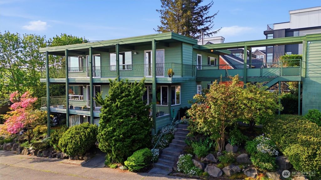 1318 W Barrett Street, Seattle, WA 98119