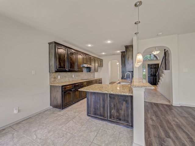 920 Macaw Way, Desoto, TX 75115