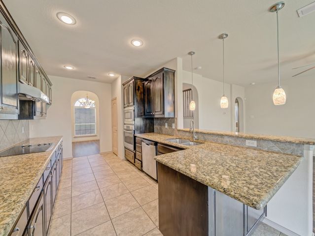 920 Macaw Way, Desoto, TX 75115